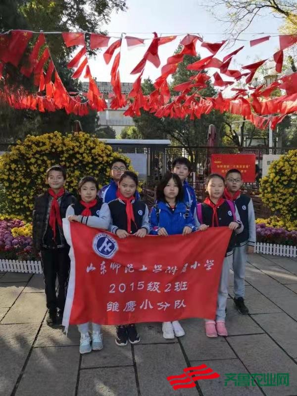 登山享清新，雾霾齐散去